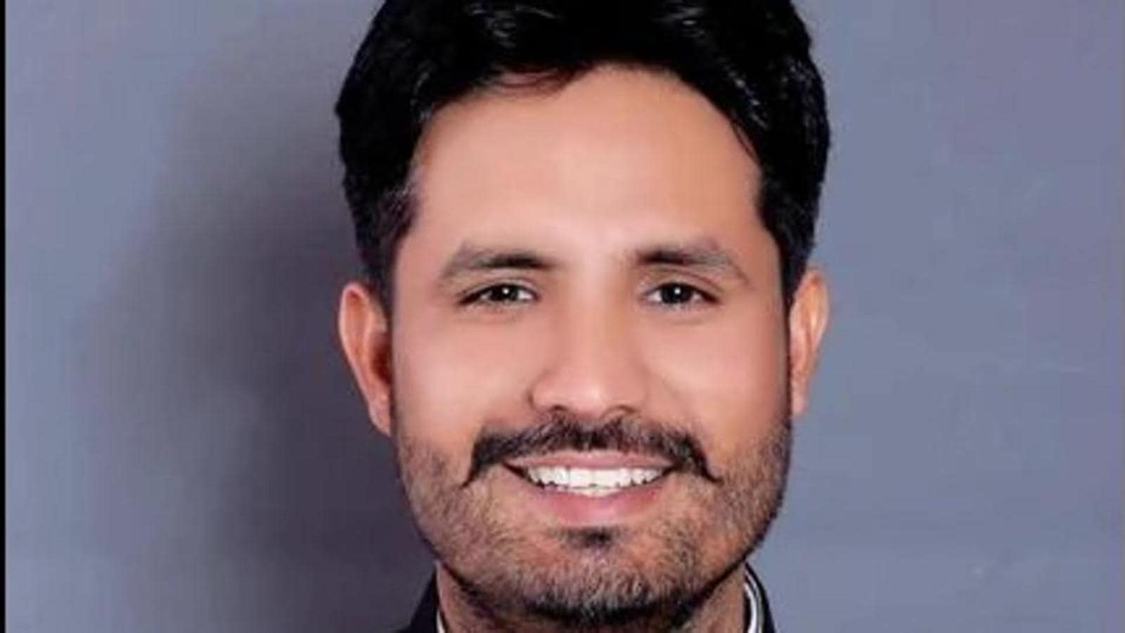 Warring asks officials to expedite process of issuing driving licence - Hindustan Times