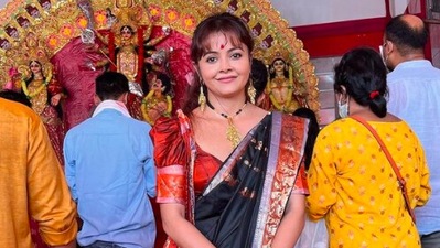 Saath Nibhaana Saathiya fame Devoleena Bhattacharjee opted for a traditional Bengali saree for Maha Ashtami.&nbsp; (Instagram/@devoleena)
