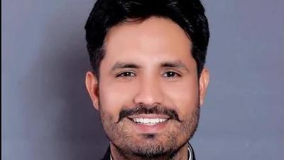 Punjab transport minister Amarinder Singh Raja Warring, on Wednesday, issued strict instructions to authorities to expedite the process of issuing driving licence. (HT File)