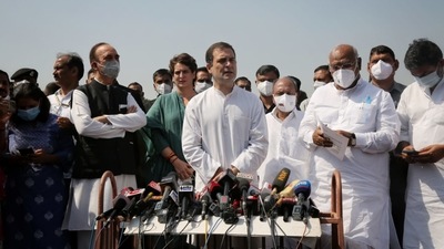 Rahul Gandhi, Priyanka Gandhi and other Congress leaders after meeting with President Ram Nath Kovind regarding the Lakhimpur Kheri incident. (HT Photo) Rahul Gandhi, Priyanka Gandhi and other Congress leaders after meeting with President Ram Nath Kovind regarding the Lakhimpur Kheri incident. (HT Photo)