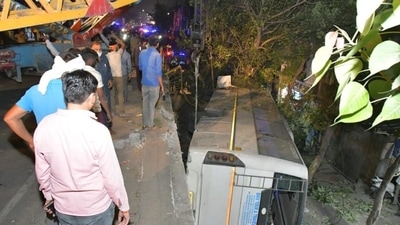 According to witnesses, the bus fell from a height of about 15-20 feet. (Sakib Ali/HT Photo) According to witnesses, the bus fell from a height of about 15-20 feet. (Sakib Ali/HT Photo)
