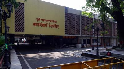 Theatres and auditoriums are set to reopen in Pune city and the state from October 22. (In pic) The Balgandharva Rang Mandir in Pune. (Rahul Raut/HT Photo) Theatres and auditoriums are set to reopen in Pune city and the state from October 22. (In pic) The Balgandharva Rang Mandir in Pune. (Rahul Raut/HT Photo)