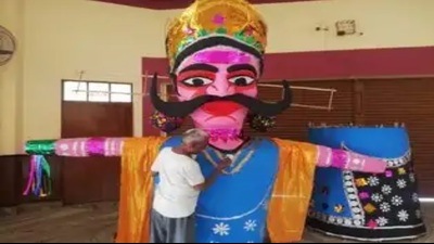 Ravana effigies are no longer as towering as they once used to be because Covid-19 and inflation have taken their toll. (HT File Photo) Ravana effigies are no longer as towering as they once used to be because Covid-19 and inflation have taken their toll. (HT File Photo)