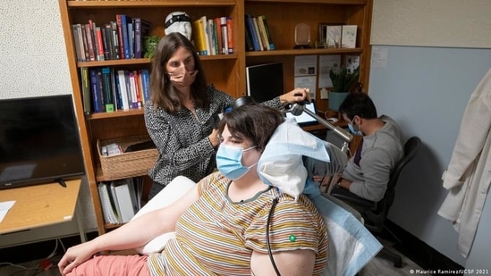 ‘Pacemaker for the brain’ relieves woman’s severe depression(Maurice Ramirez/UCSF 2021) ‘Pacemaker for the brain’ relieves woman’s severe depression(Maurice Ramirez/UCSF 2021)