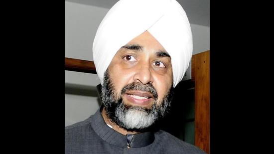 Punjab finance minister Manpreet Singh Badal said all issues pertaining to VAT will be elaborately discussed in the next cabinet meeting and a faceless system for taxpayers before Diwali this year. (HT File)
