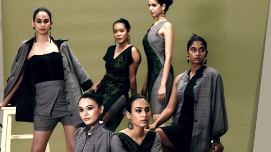 The collection was a clever play with shades of brown and khaki for the reversible, convertible creations that had a surprise element in each garment. The collection was a clever play with shades of brown and khaki for the reversible, convertible creations that had a surprise element in each garment.