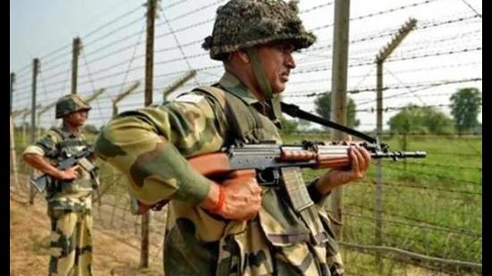 Six border districts in Punjab—Amritsar, Tarn Taran, Gurdaspur, Pathankot, Ferozepur and Fazilka—will be affected by the BSF’s wider jurisdiction for raids and arrests under the Narcotics Drugs and Psychotropic Substances (NDPS) Act and the Indian Passports Act. (HT Photo) Six border districts in Punjab—Amritsar, Tarn Taran, Gurdaspur, Pathankot, Ferozepur and Fazilka—will be affected by the BSF’s wider jurisdiction for raids and arrests under the Narcotics Drugs and Psychotropic Substances (NDPS) Act and the Indian Passports Act. (HT Photo)