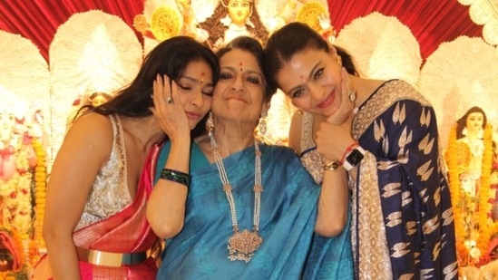 Kajol and Tanisha Mukerji with their mother Tanuja.