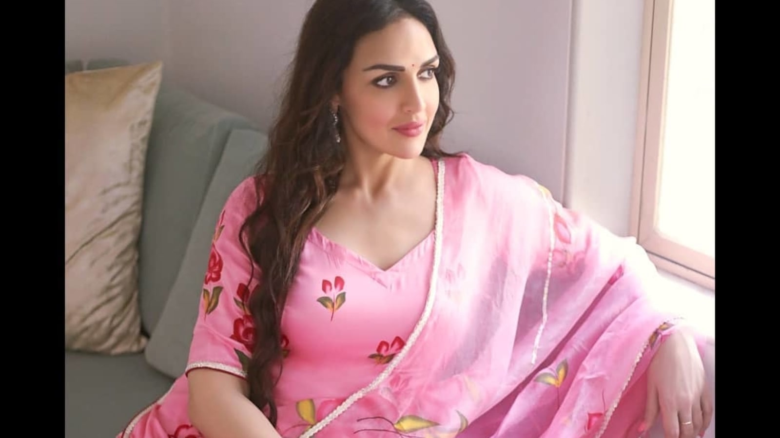 Esha Deol oozes oomph in ₹6k floral pink sharara on Navratri's