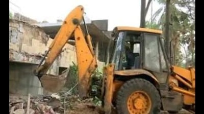 Demolish all illegal structures: The Lucknow Development Authority VC has also sought a detailed list of illegal constructions from all engineers. (HT File Photo)