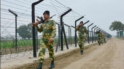 The Centre decided to extend the area under the jurisdiction of the Border Security Force (BSF) in three state’s - West Bengal, Punjab and Assam. (Sameer Sehgal/HT) The Centre decided to extend the area under the jurisdiction of the Border Security Force (BSF) in three state’s - West Bengal, Punjab and Assam. (Sameer Sehgal/HT)