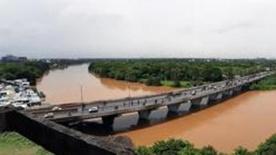 The standing committee of the Pune Municipal Corporation (PMC) has given nod for the Mula-Mutha riverfront development project worth Rs2,619 crore within a few minutes and without enough discussion, debate and consultation. (HT FILE PHOTO) The standing committee of the Pune Municipal Corporation (PMC) has given nod for the Mula-Mutha riverfront development project worth Rs2,619 crore within a few minutes and without enough discussion, debate and consultation. (HT FILE PHOTO)