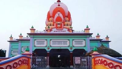 The Darbhanga police said Kankali temple priest, Rajiv Kumar Jha was shot dead on Thursday morning at about 4am (HT Photo/Bishnu K Jha ) The Darbhanga police said Kankali temple priest, Rajiv Kumar Jha was shot dead on Thursday morning at about 4am (HT Photo/Bishnu K Jha )