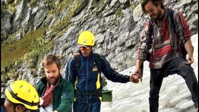 State Disaster Response Force (SDRF) personnel rescued two trekkers, including one foreigner from Slovenia from the Hemkund Ghangaria trek route in Uttarakhand’s Chamoli district in June this year. (HT PHOTO.) State Disaster Response Force (SDRF) personnel rescued two trekkers, including one foreigner from Slovenia from the Hemkund Ghangaria trek route in Uttarakhand’s Chamoli district in June this year. (HT PHOTO.)