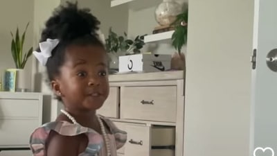 The little girl's reaction on seeing her eyebrows. (Instagram/@camifrobabe) The little girl's reaction on seeing her eyebrows. (Instagram/@camifrobabe)