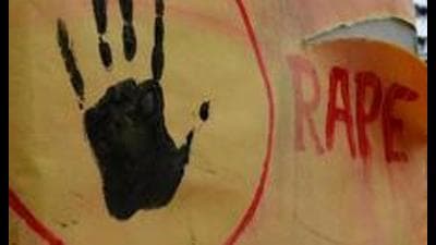 A 13-year-old girl was raped by a 22-year-old man she met on social media. Ulhasnagar police arrest the accused immediately after an FIR filed by the girl’s parents. (HT FILE)