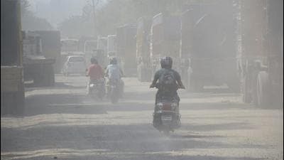 As part of Grap measures, the Ghaziabad municipal corporation chalked out a comprehensive plan for mechanised road sweeping and water sprinkling, which will be implemented at all the major roads in the city every day. (Sakib Ali/HT Photo) As part of Grap measures, the Ghaziabad municipal corporation chalked out a comprehensive plan for mechanised road sweeping and water sprinkling, which will be implemented at all the major roads in the city every day. (Sakib Ali/HT Photo)