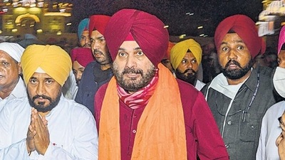 Punjab Pradesh Congress Committee president Navjot Singh Sidhu meets Harish Rawat, KC Venugopal in Delhi. (HT_PRINT (File)) Punjab Pradesh Congress Committee president Navjot Singh Sidhu meets Harish Rawat, KC Venugopal in Delhi. (HT_PRINT (File))