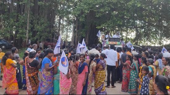 Although the members of the fan club contested as Independent candidates in the Tamil Nadu local body polls, actor Vijay allowed them to use his picture and the AITVMI flag during the campaign.