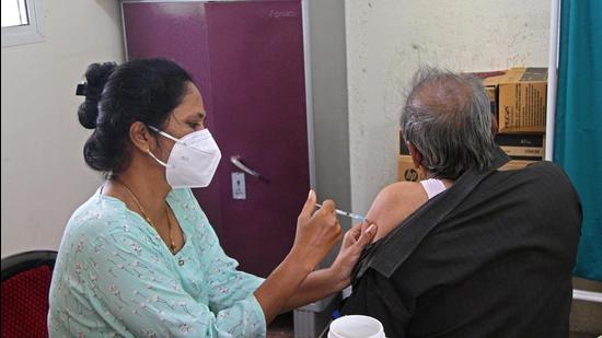 As per the authorities, Pune district reported 510 fresh Covid positive cases in 24 hours on Thursday. Three Covid deaths were reported in Pune district. (HT PHOTO) As per the authorities, Pune district reported 510 fresh Covid positive cases in 24 hours on Thursday. Three Covid deaths were reported in Pune district. (HT PHOTO)