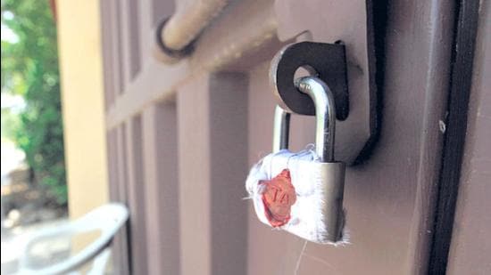 A team, comprising Dera Bassi sub-divisional magistrate Kuldeep Bawa , medical officer Dr Mehtab, Zirakpur MC inspector Rishab and ASI Barinder Singh, conducted a surprise check at the clinic on Ghazipur Road in Zirakpur. (Reuters Photo/for representation only)