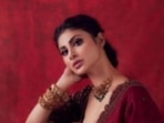 Dussehra 2021: Mouni Roy, in a bridal ensemble, wishes her fans (Instagram/@imouniroy) Dussehra 2021: Mouni Roy, in a bridal ensemble, wishes her fans (Instagram/@imouniroy)