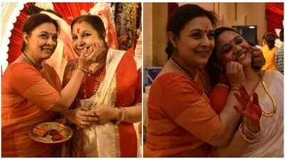 As we near the end of Navratri and Durga Puja, the women have immersed in the festive rituals of playing sindoor. It is a traditional ritual of Hindu married women to play with vermilion to mark the last day of Durga Puja. (HT Photos/ Varinder Chawla) As we near the end of Navratri and Durga Puja, the women have immersed in the festive rituals of playing sindoor. It is a traditional ritual of Hindu married women to play with vermilion to mark the last day of Durga Puja. (HT Photos/ Varinder Chawla)