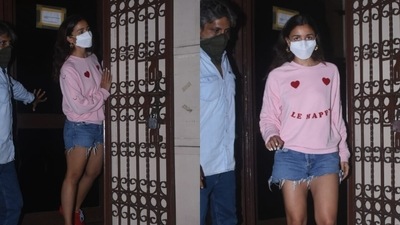 Alia Bhatt was snapped at a dubbing studio in Mumbai. (Varinder Chawla) Alia Bhatt was snapped at a dubbing studio in Mumbai. (Varinder Chawla)