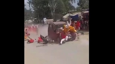 The car that hit the religious procession was at a very high speed.&nbsp;