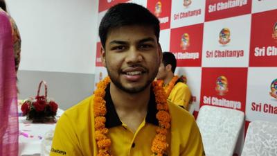 Chaitanya Aggarwal scored 324 out of a possible 360 in JEE-Advanced to emerge as the Chandigarh tricity topper. (HT Photo) Chaitanya Aggarwal scored 324 out of a possible 360 in JEE-Advanced to emerge as the Chandigarh tricity topper. (HT Photo)