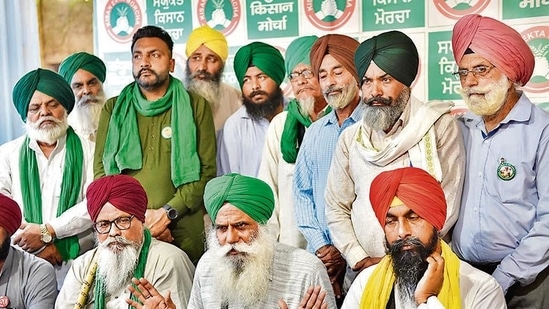 SKM leader Jagjit Singh Dallewal addresses the media during a press conference at Singhu border in New Delhi on Friday.( PTI) SKM leader Jagjit Singh Dallewal addresses the media during a press conference at Singhu border in New Delhi on Friday.( PTI)