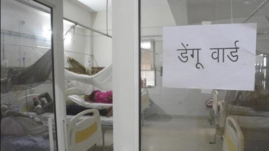 Ghaziabad reported 16 fresh dengue cases on Friday. (Sakib Ali/HT)