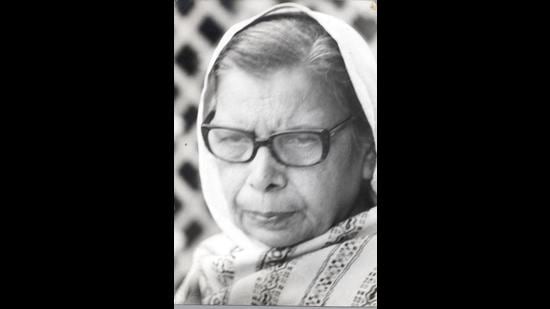 Mahadevi Varma in a photograph dated 15 August 2001 (HT Photo) Mahadevi Varma in a photograph dated 15 August 2001 (HT Photo)