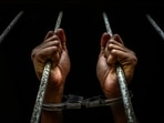The deceased is a resident of a village under the town police station of Buxar district. He was brought to the facility located at Dhanpura under the jurisdiction of the town police station on October 6. The deceased is a resident of a village under the town police station of Buxar district. He was brought to the facility located at Dhanpura under the jurisdiction of the town police station on October 6.