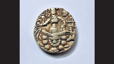 Numerous coins dating back to the Gupta period, as well as ancient sculptures and seals, have been found at the Debalgarh site. Numerous coins dating back to the Gupta period, as well as ancient sculptures and seals, have been found at the Debalgarh site.