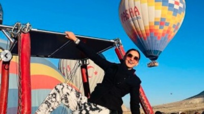 Gauhar Khan posed from a hot air balloon in Turkey as her husband Zaid Darbar captures the moment. (Instagram/@gauaharkhan)