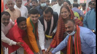 Uttar Pradesh deputy chief minister Keshav Prasad Maurya at the ceremony where the foundation stone of a railway overbridge and a flyover were laid in Prayagraj on Saturday. (HT Photo) Uttar Pradesh deputy chief minister Keshav Prasad Maurya at the ceremony where the foundation stone of a railway overbridge and a flyover were laid in Prayagraj on Saturday. (HT Photo)