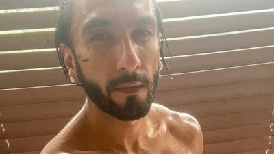 Ranveer Singh has shared a new shirtless selfie on Instagram.&nbsp;