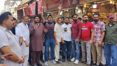 Several Hindu organisations staged protest against killing of an SC man at Singhu border near Delhi, in Ludhiana on Saturday. (HT Photo)