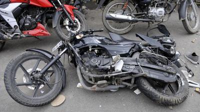 The victim, Dev, 16, a resident of Old Indira Colony, Manimajra, Chandigarh, was dragged for several metres as the motorcycle got stuck under the heavy vehicle, before its driver sped away. (HT Photo/For representation only) The victim, Dev, 16, a resident of Old Indira Colony, Manimajra, Chandigarh, was dragged for several metres as the motorcycle got stuck under the heavy vehicle, before its driver sped away. (HT Photo/For representation only)