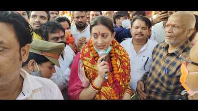 Union minister Smriti Irani went to various temples during her daylong visit to her Lok Sabha constituency Amethi on Friday (HT photo)
