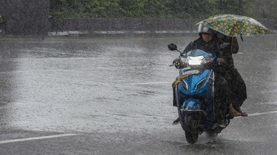 Several districts of Kerala have been put on alert, while the IMD has forecasted heavy rain for 16 other states and UTs. (Photo by NOAH SEELAM/AFP) Several districts of Kerala have been put on alert, while the IMD has forecasted heavy rain for 16 other states and UTs. (Photo by NOAH SEELAM/AFP)