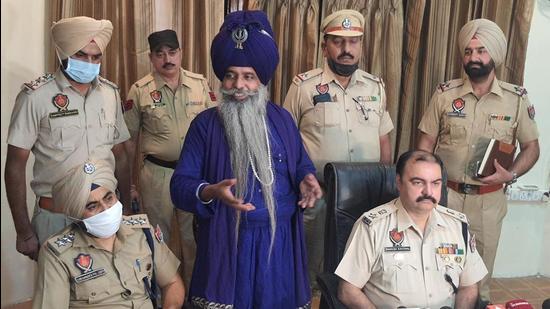 Narain Singh, arrested in the Singhu border lynching case, speaks to the media in Amritsar on Saturday. Three more were arrested for lynching of Dalit man at site of farmers’ protest on Saturday. (Sameer Sehgal/HT photo) Narain Singh, arrested in the Singhu border lynching case, speaks to the media in Amritsar on Saturday. Three more were arrested for lynching of Dalit man at site of farmers’ protest on Saturday. (Sameer Sehgal/HT photo)