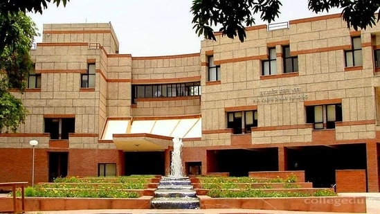 IIT Kanpur recruitment 2021 for 95 junior technician, other posts (Photo for representation) IIT Kanpur recruitment 2021 for 95 junior technician, other posts (Photo for representation)