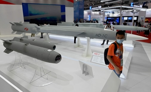 Hypersonic missiles, like traditional ballistic missiles which can deliver nuclear weapons, can fly at more than five times the speed of sound.(AFP/Representative Image) Hypersonic missiles, like traditional ballistic missiles which can deliver nuclear weapons, can fly at more than five times the speed of sound.(AFP/Representative Image)