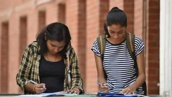 DU 3rd cut-off list released for undergraduate admissions in colleges(Raj K Raj/HT photo) DU 3rd cut-off list released for undergraduate admissions in colleges(Raj K Raj/HT photo)