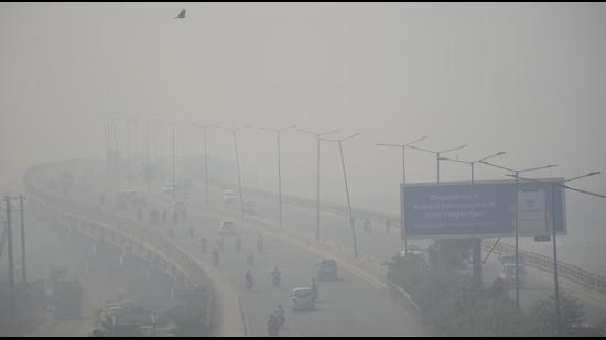 A view of the New Link Road bridge in Ghaziabad on Saturday. (Sakib Ali /HT)