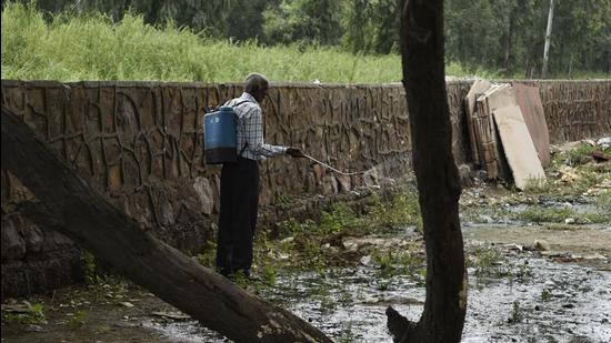 SDMC has also put up 200 banners, pasted 2,371 stickers and distributed 10,106 handbills in an effort to spread awareness about vector-borne diseases. (Picture for representation only/Burhaan Kinu-HT Archive)