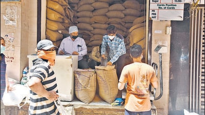 Residents at a Delhi govt ration store. (Raj K Raj/HT Archive) Residents at a Delhi govt ration store. (Raj K Raj/HT Archive)