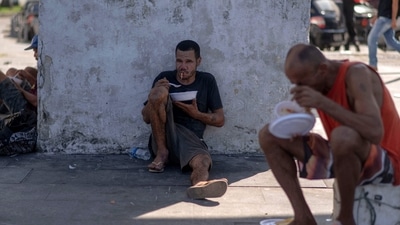 According to the World Bank, the coronavirus pandemic, which struck the world in 2020, pushed between 88 and 115 million people into poverty. (AFP) According to the World Bank, the coronavirus pandemic, which struck the world in 2020, pushed between 88 and 115 million people into poverty. (AFP)